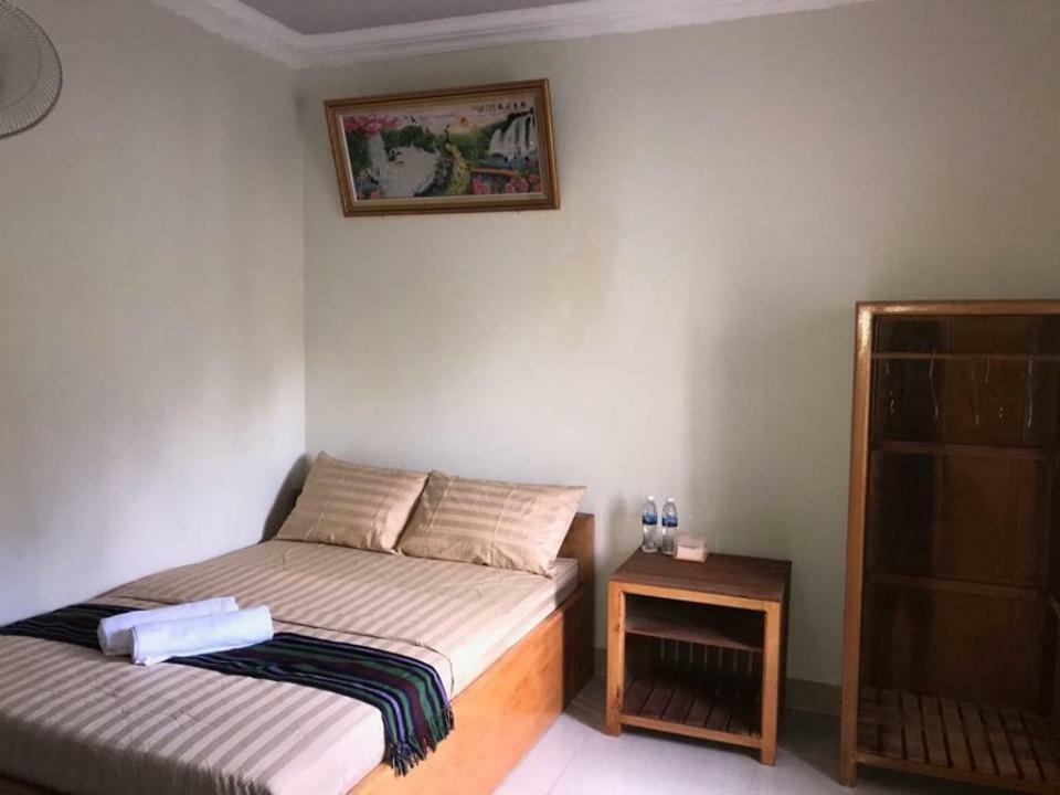 Manel Guesthouse And Restaurant Сенмонором Экстерьер фото